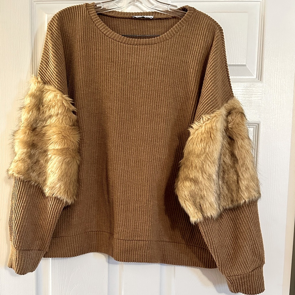 Zara faux fur sweatshirt
